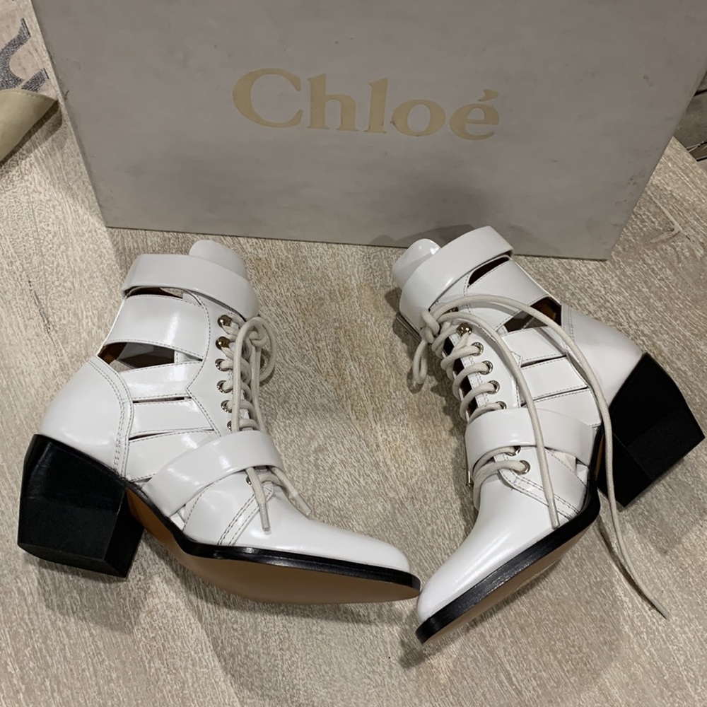 - Chloe Rylee leather cut out boots - Picture 8 of 10